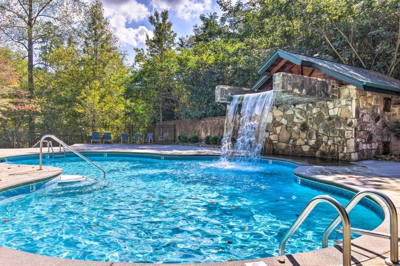 Dog Friendly, Romantic Mtn Getaway Hot Tub Pool Гетлинбург Екстериор снимка