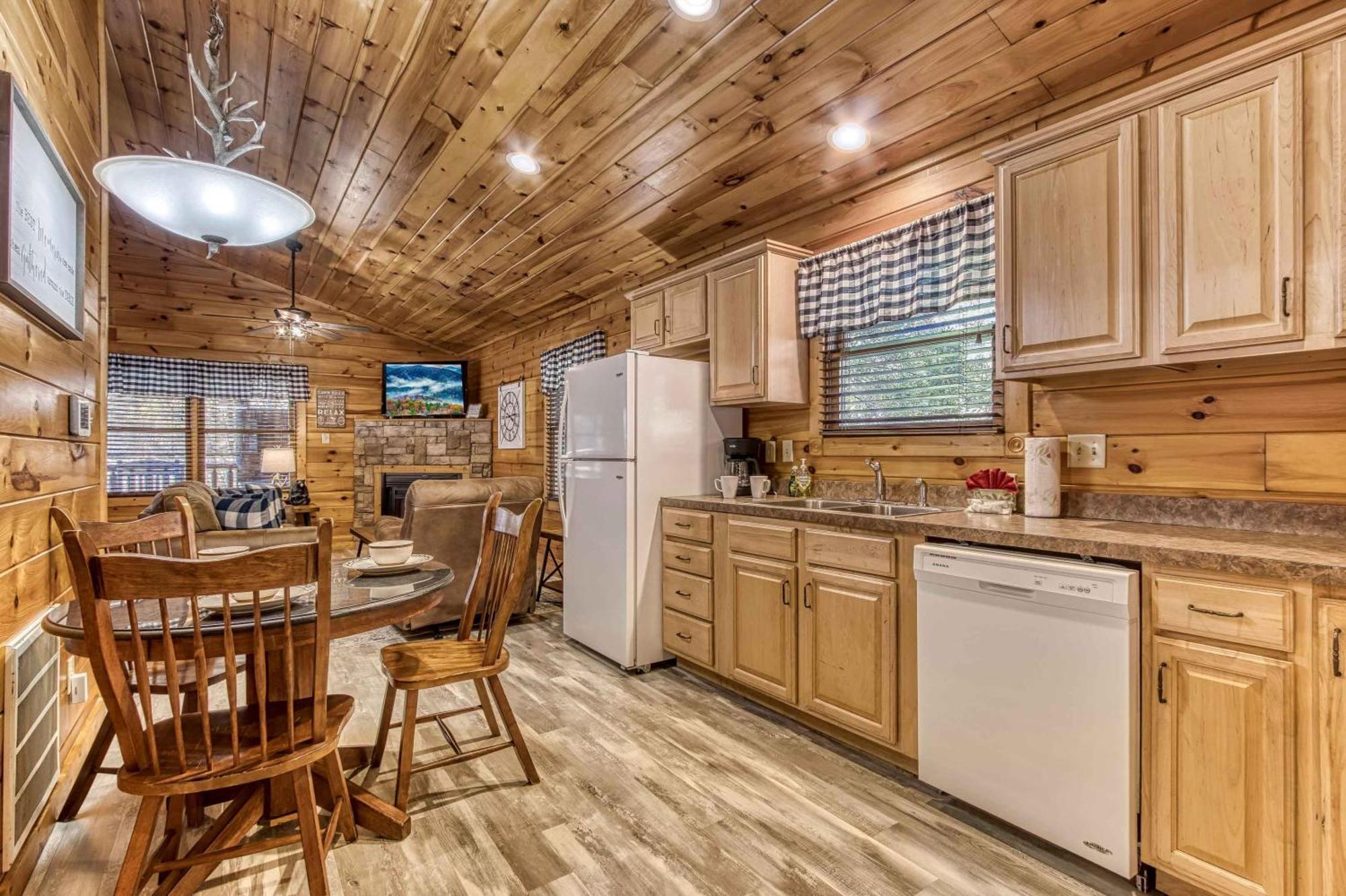 Dog Friendly, Romantic Mtn Getaway Hot Tub Pool Гетлинбург Екстериор снимка