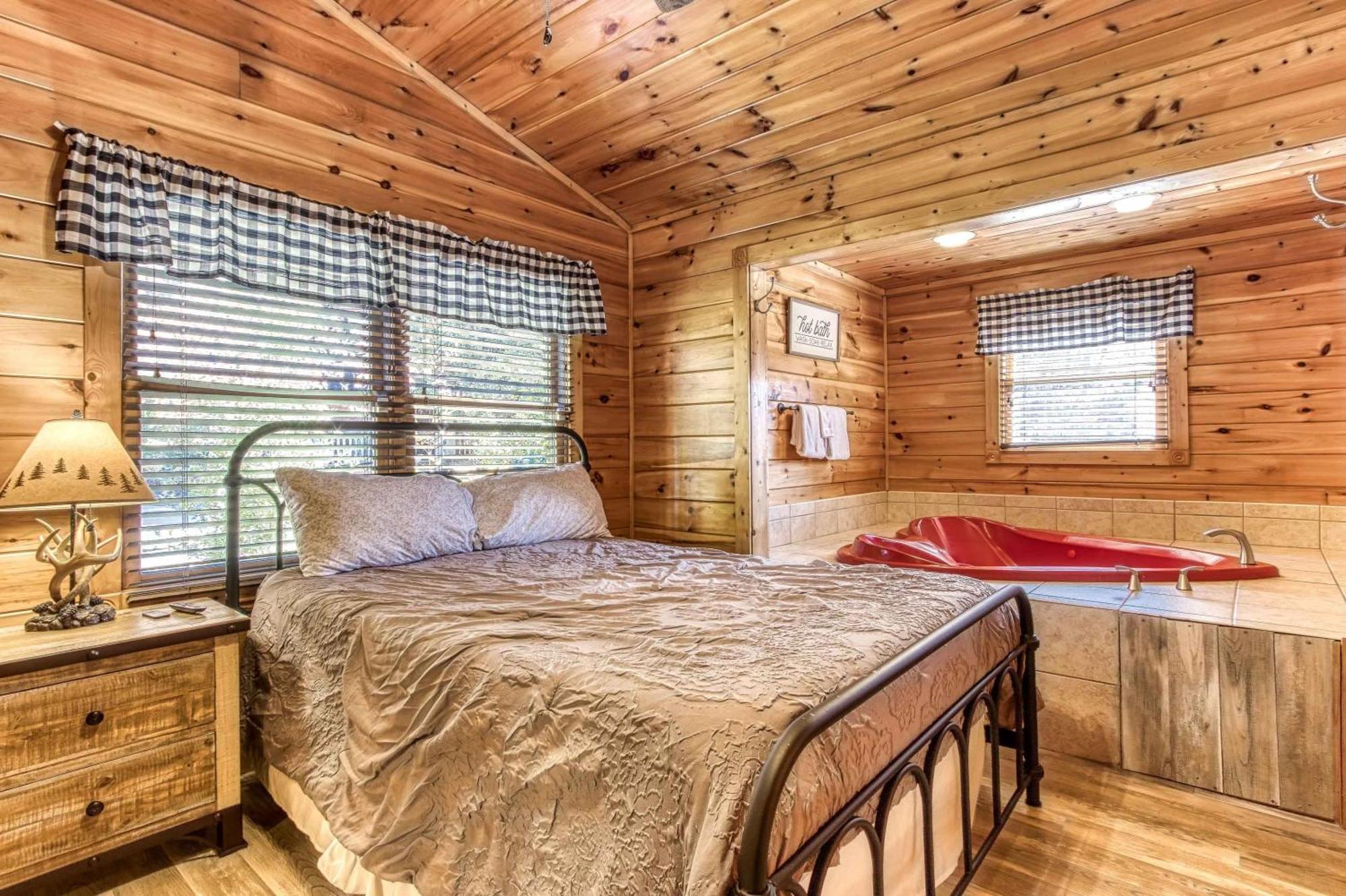 Dog Friendly, Romantic Mtn Getaway Hot Tub Pool Гетлинбург Екстериор снимка