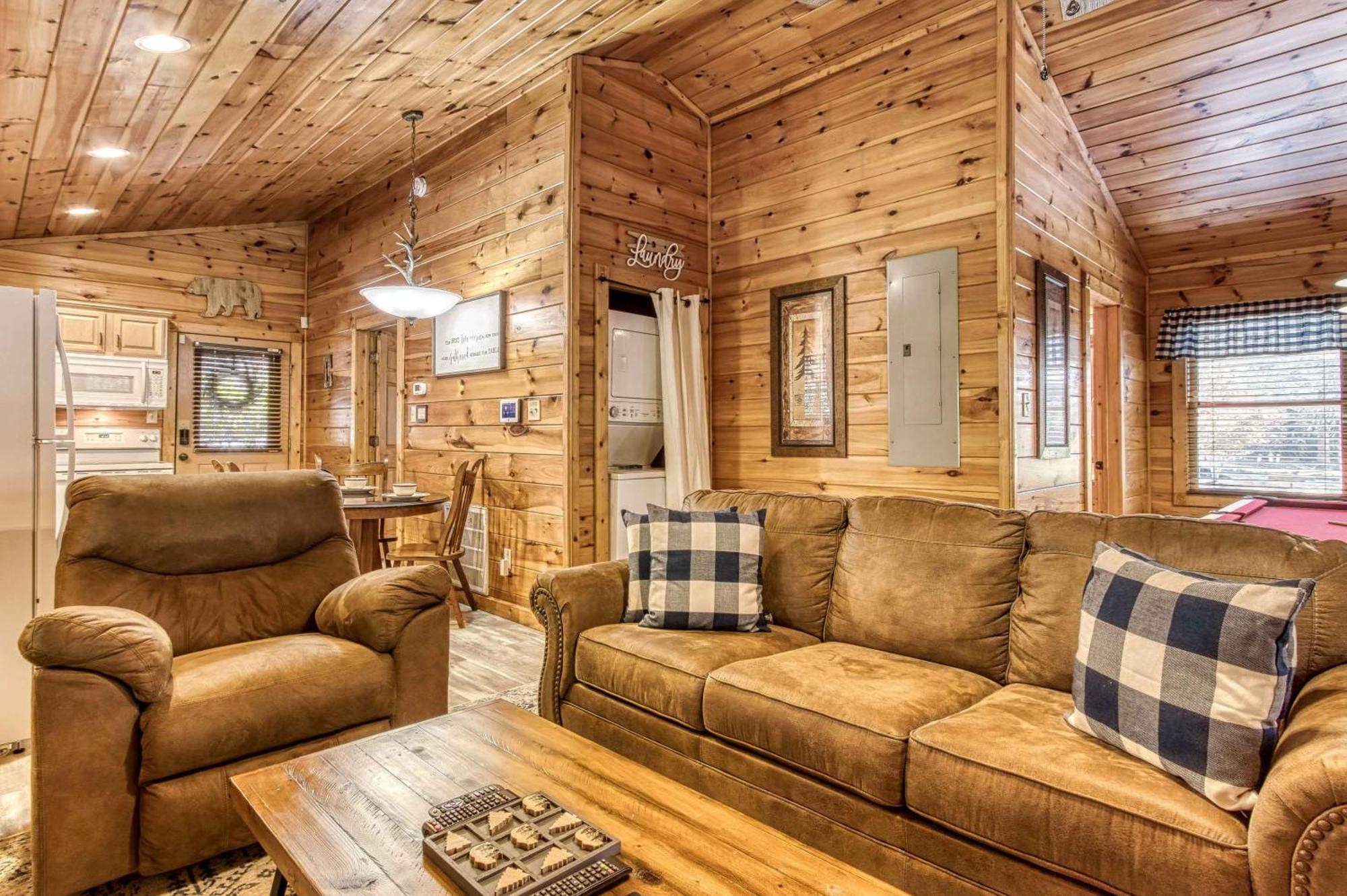 Dog Friendly, Romantic Mtn Getaway Hot Tub Pool Гетлинбург Екстериор снимка