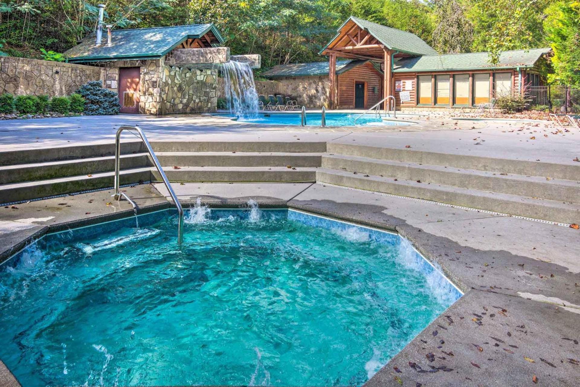 Dog Friendly, Romantic Mtn Getaway Hot Tub Pool Гетлинбург Екстериор снимка
